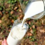 Tělové mléko se samoopalovací složkou: Nenápadná cesta k letnímu vzhledu